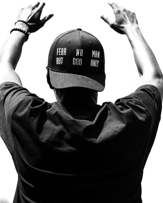kulaperry1's tweet photo. When we lift our hands in praise and worship, we break spiritual jars of perfume over Jesus. The fragrance of our praise fills the whole earth and touches the heart of God - @fearnomanclothing ™️ 📸: @9thwaverhyme 💥
In da cut : @davidmensah_
#FEARNO… https://t.co/zYBBftusVh https://t.co/KKYJ5MYJJj