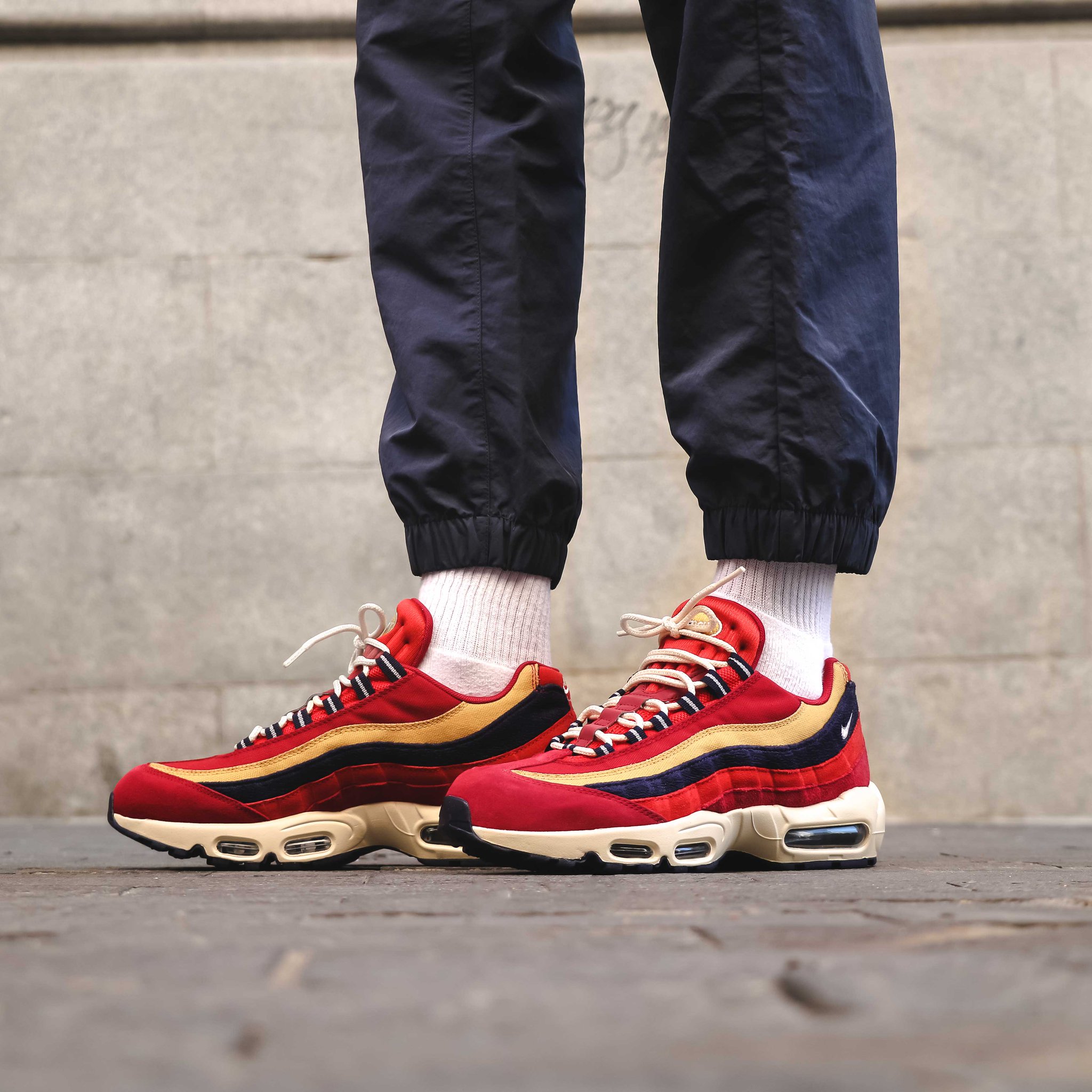 air max 95 red crush on feet