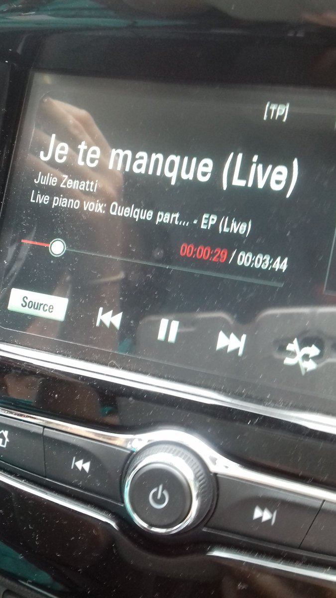 JulieTchoupy's tweet photo. En route pour le  concert à  #TrithSaintLeger ... En écoute un des chefs d'oeuvre de la belle @juliezenattioff ... #JeteManque #EpLivePianoVoix  😍 Tellement hâte de la revoir un jour en live ! https://t.co/6TOltc0B2i