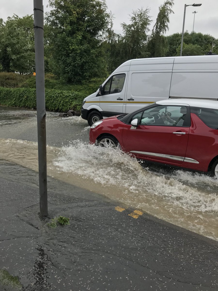 dannoutt's tweet photo. There might be a wee bit of a flood in #cowcaddens #glasgow https://t.co/cumETJeSiP