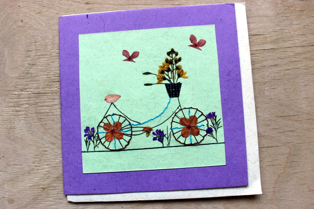 Being an #Oxford resident, it's no surprise that we love cycling! Here are two adorable bicycle related products - bike cushion cover by <a href="/NamasteUKOnline/">Namaste</a> , and bike card by <a href="/ArtisansFair/">Artisans Fair</a> . Both fairly traded and ethically made!

#FridayFeeling <a href="/baftsuk/">BAFTS</a>