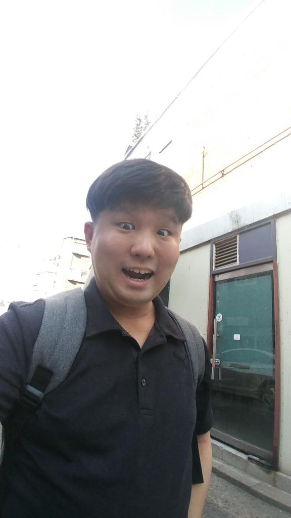 머리카락을 잘랐다