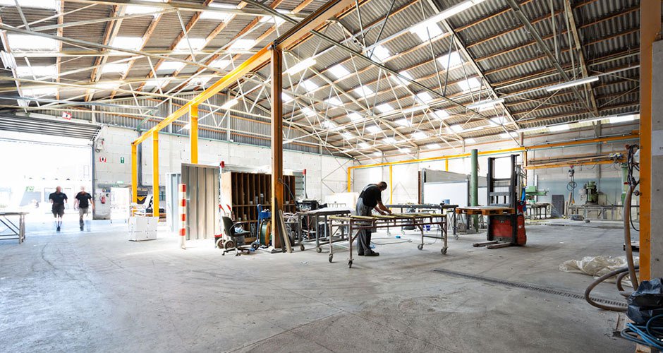 NaturalStoneSNC's tweet photo. Workshop Stone Natural Class will be upgraded #summerbreak #upgrade #workshop https://t.co/MmBXQBtOcz https://t.co/fxFmkIEL6g