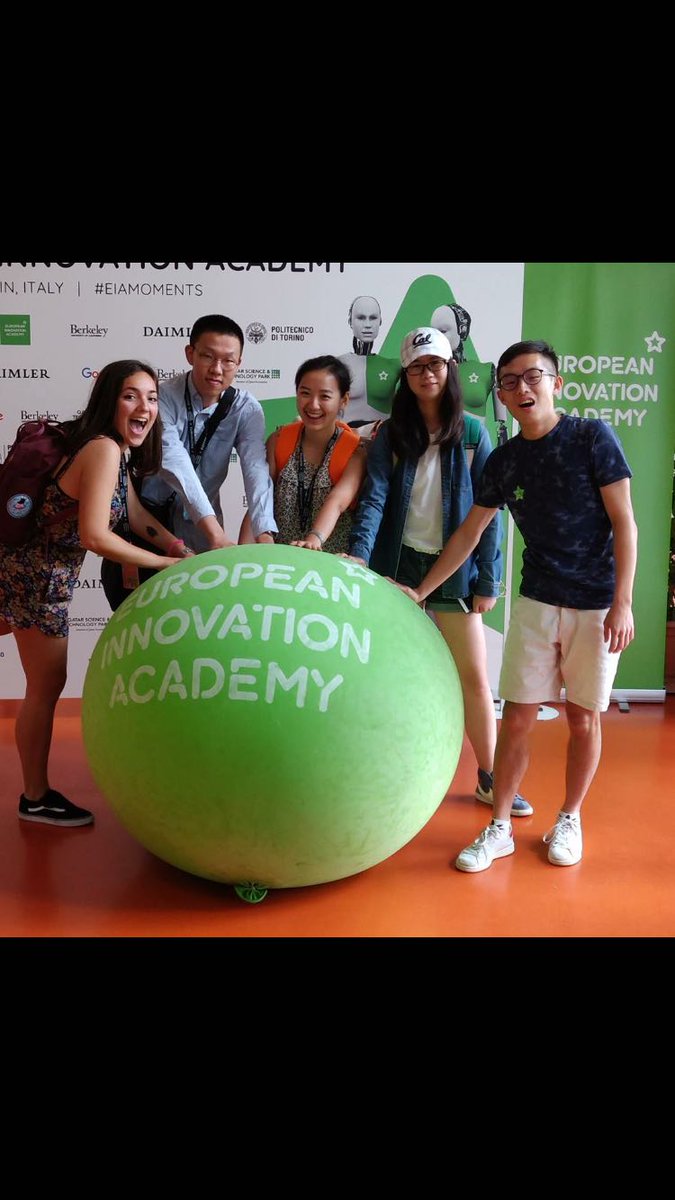 UVemprenAules's tweet photo. Morning!  @SocialinnolabUV's students are working hard. There you go! #WavingIdeas #BerkeleyStartUpBootcamp @EIAinnovate https://t.co/RHfVq3A8xm