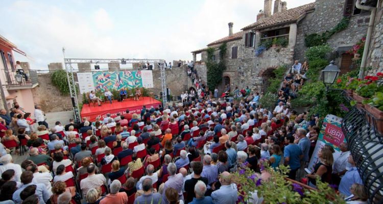 #CapalbioLibri #ilpiaceredileggere libri e autore della 12° edizione in programma dal 28 luglio al 6 agosto 2018. STAY TUNED per il programma completo capalbiolibri.it/capalbio-libri…