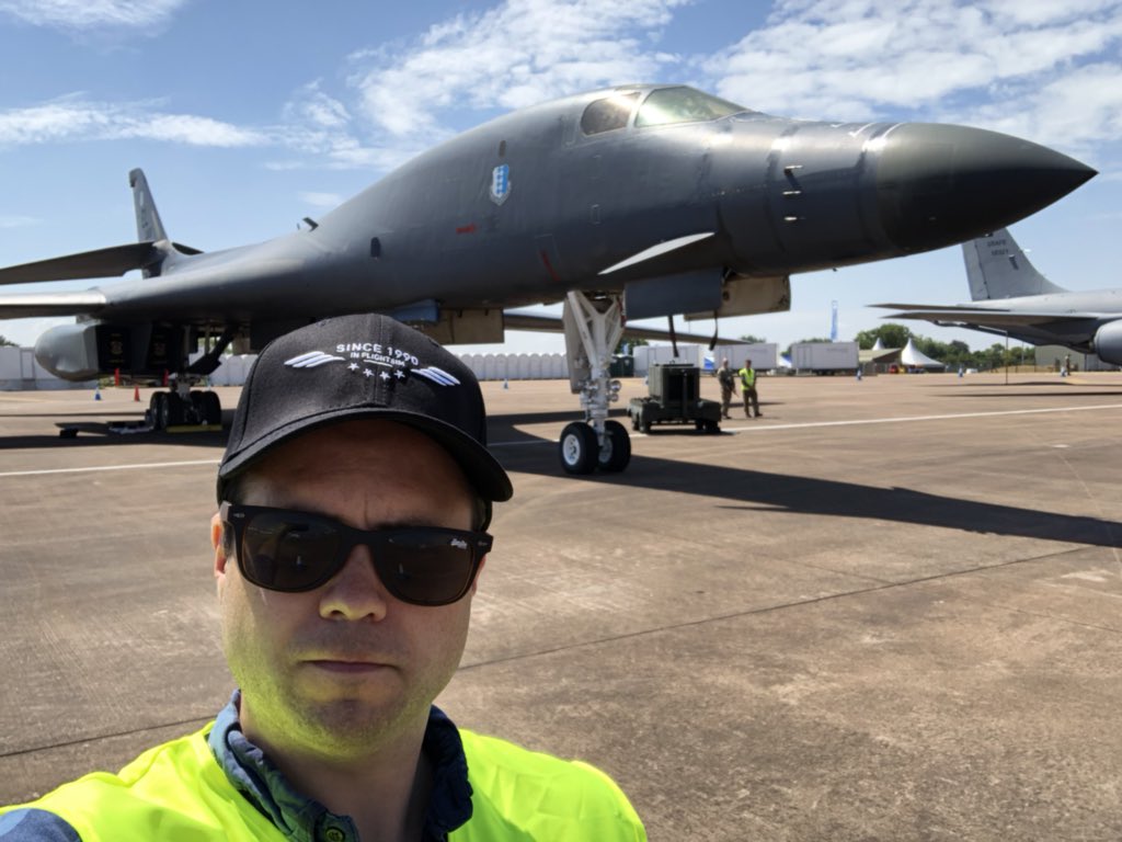 SwipeRightGG's tweet photo. We’re at the @airtattoo air show this weekend with the team from @TMThrustmaster and the #VirtualRedArrows as well as some pretty intimidating aircraft! #DangerZone #RIAT18 https://t.co/HY1No4rr6a
