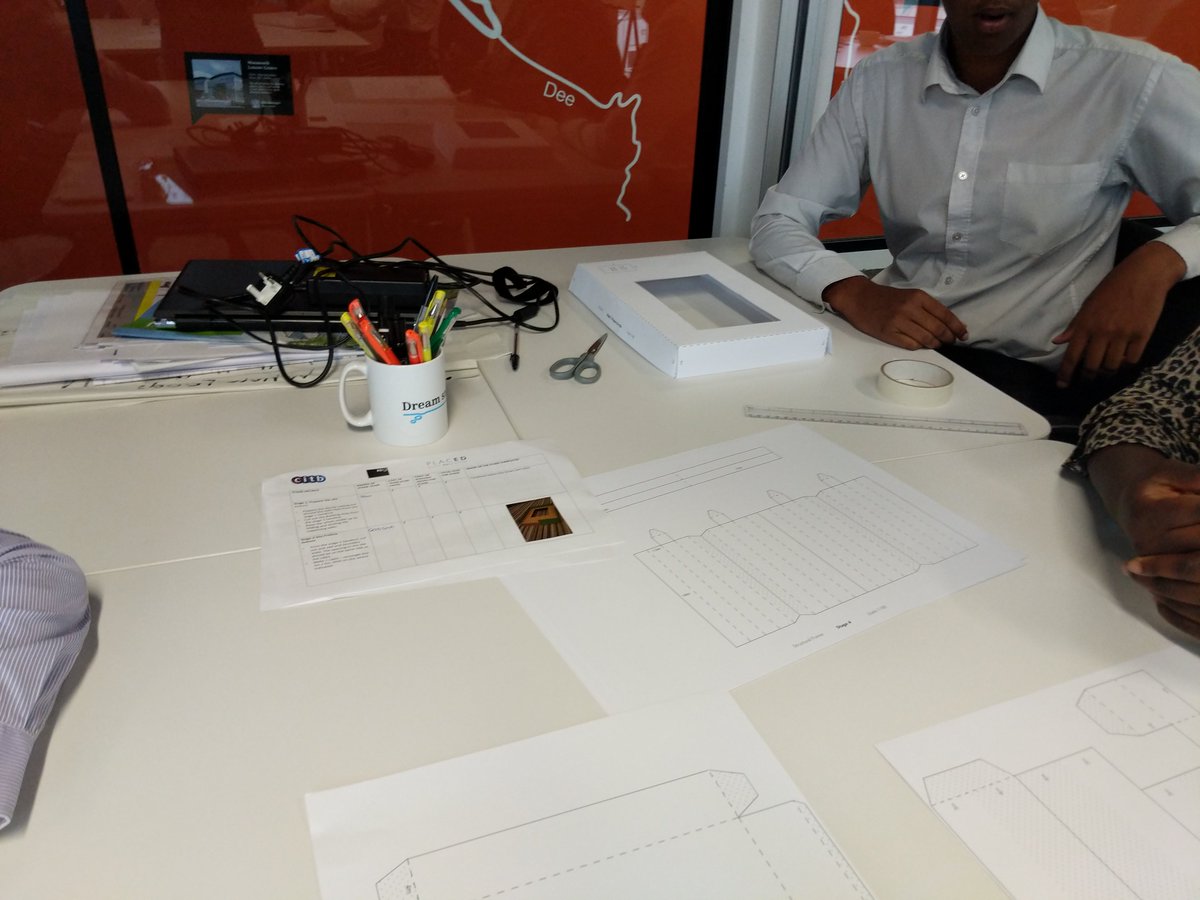 PlacedEd's tweet photo. Final day of #WOWEX with @ISGplc and we are finding out about the importance of team work and good time management in construction! The teams are working to build a house, however they have to think carefully about who is doing what and plan the team involved. https://t.co/AZNoIFh5BS