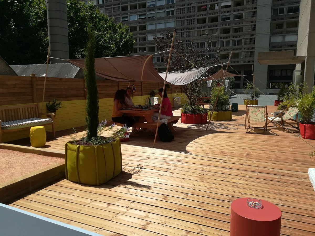 Déjeuner détente/découverte de la belle terrasse du <a href="/MAMA__WORKS/">MAMA WORKS</a> avec <a href="/SarahBabouot/">Sarah Babouot</a>. Merci Anne et Manon pour ce délicieux moment et ces belles perspectives de programme de rentrée chez vous !
