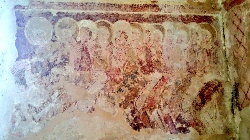 Over 800 year old wall paintings in St Botolph, Hardham (Sussex)! Flight Holy Family to Egypt (great donkey), St George fighting Saracens (oldest depicting of him in England) & footwashing apostles (great conga). All c.1100. Thanks @JackieKeily & @merv1221 for taking me there!