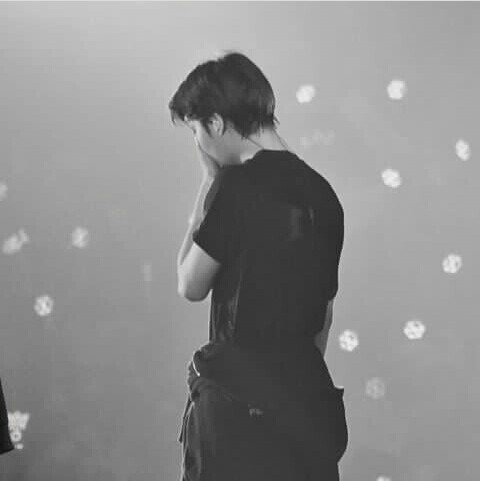 lyxxhyxx's tweet photo. Me after converting the price to MYR for The Elyxion Dot's Global Package :)💔
#TheElyXiOn_dot
#EXO
#EXOPLANET
#EXO_ComingSoon
#internationalfansproblem
#especiallyme https://t.co/9ir5JqvdWF