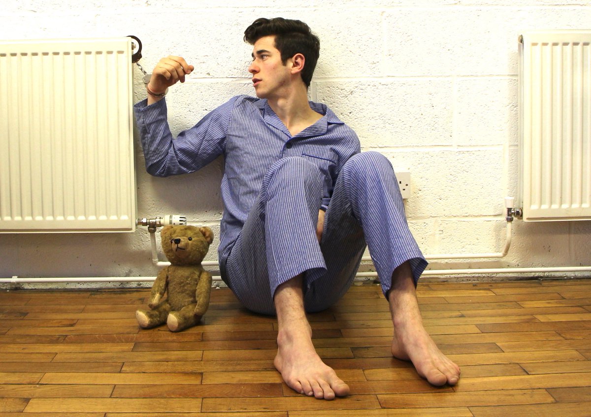 boteproductions's tweet photo. Love me. Love my bear.
KIDS PLAY +14 only @theSpaceUK @edfringe
Written and directed by Glenn Chandler, creator of Taggart
13 - 25 August at 5.15pm
https://t.co/RcVf6RXwfV https://t.co/r4q7x55yRK