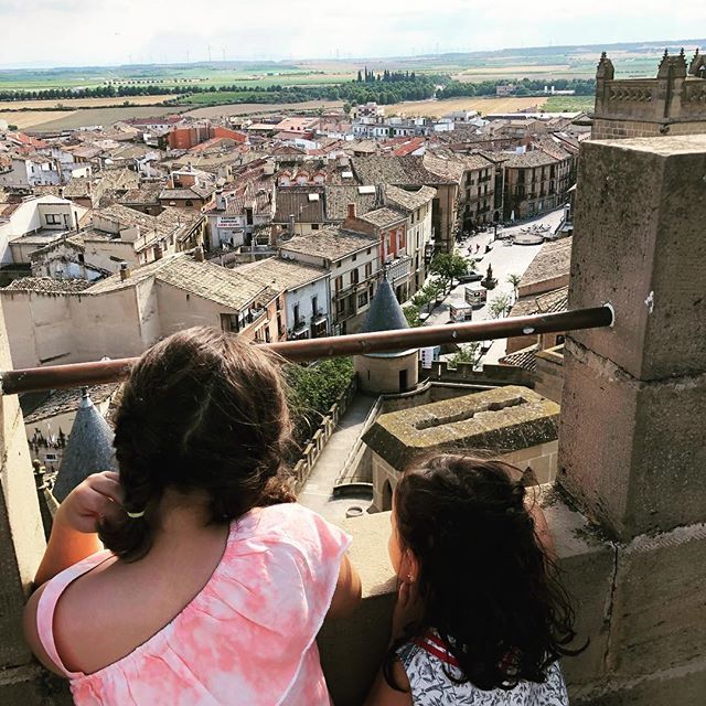 alejandramusi's tweet photo. En este #palaciorealdeolite se acaba de filmar la serie #adventum dirigida por #israeldelsanto con la actriz #aitanasanchezgijon. La serie histórica de ocho capítulos se centra en los primeros 30 años de la conquista de América. #mygirls #navarra #spain #cinema #travel #unmu… https://t.co/liVlhws8ZH