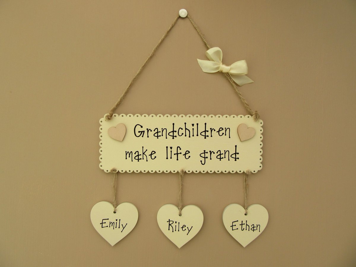 JulesHandmade's tweet photo. They certainly do! #grandchildren #nan #grandparents #birthday #christmas #mum #personalisedsign #etsyuk #smallbusinessuk #juleshandmadegifts
https://t.co/uWE2fAgDQ9 https://t.co/0JNdv5s6t3