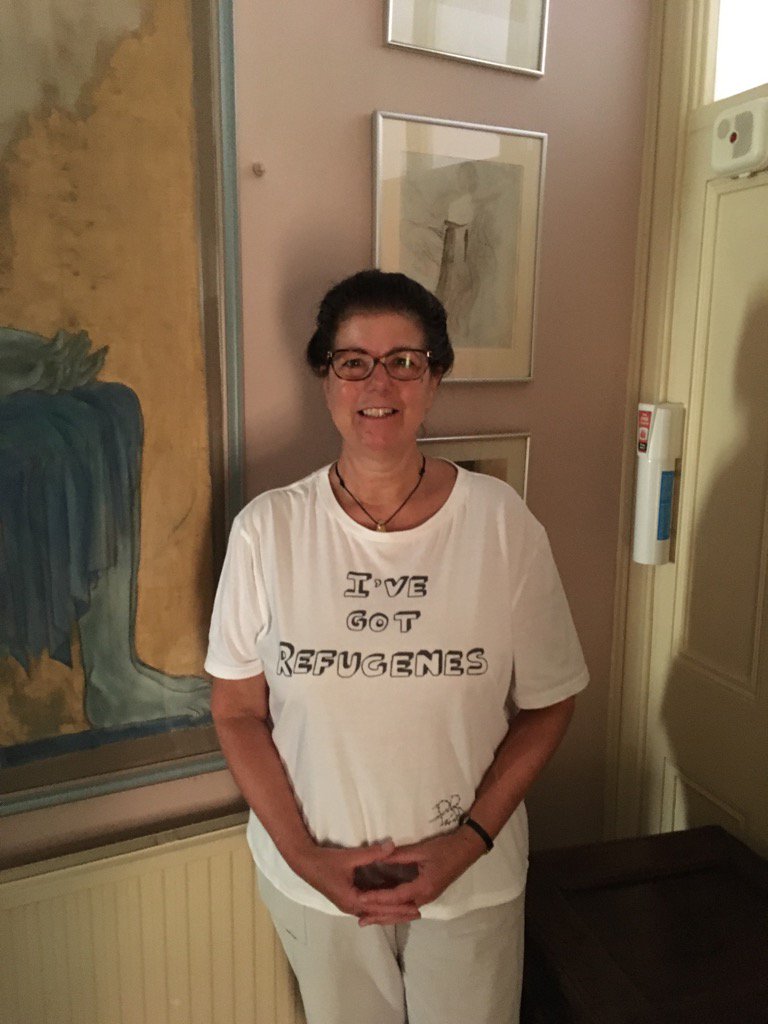 nickysingerwrit's tweet image. Me and my Tshirt off to #protestTrump. #chooselove