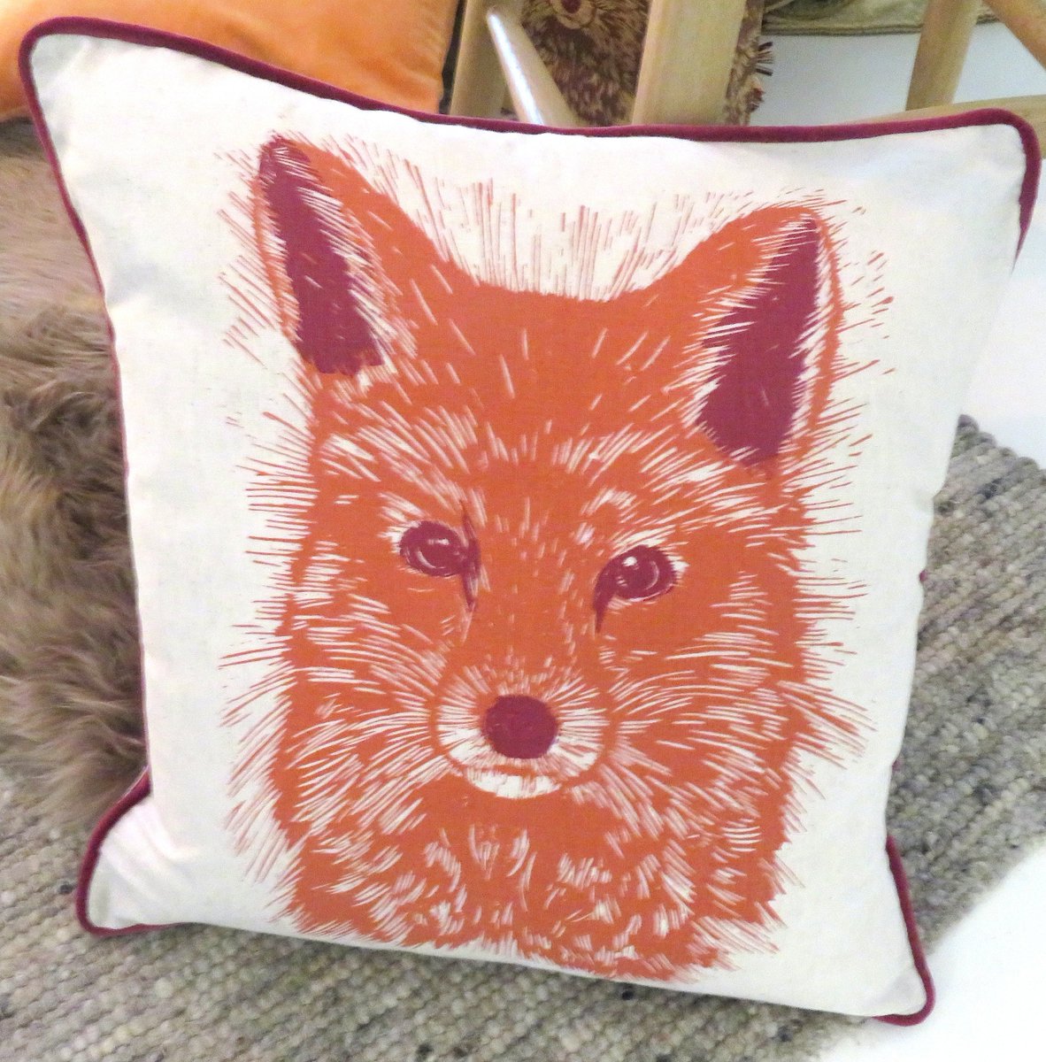 stephenmahoneym's tweet photo. My picture; red fox cushion for John Lewis homewares at jlxmas18 preview london #redfox #cushion #jlxmas18 #homeware #preview #london #familyfavorite #loverblefox #thefantasticmrfox #foxhome #animallover #tocuteforwords #cutecushion #thanks @jlpartnership @prfirstlondon #foxy https://t.co/1QJtHAdyPQ