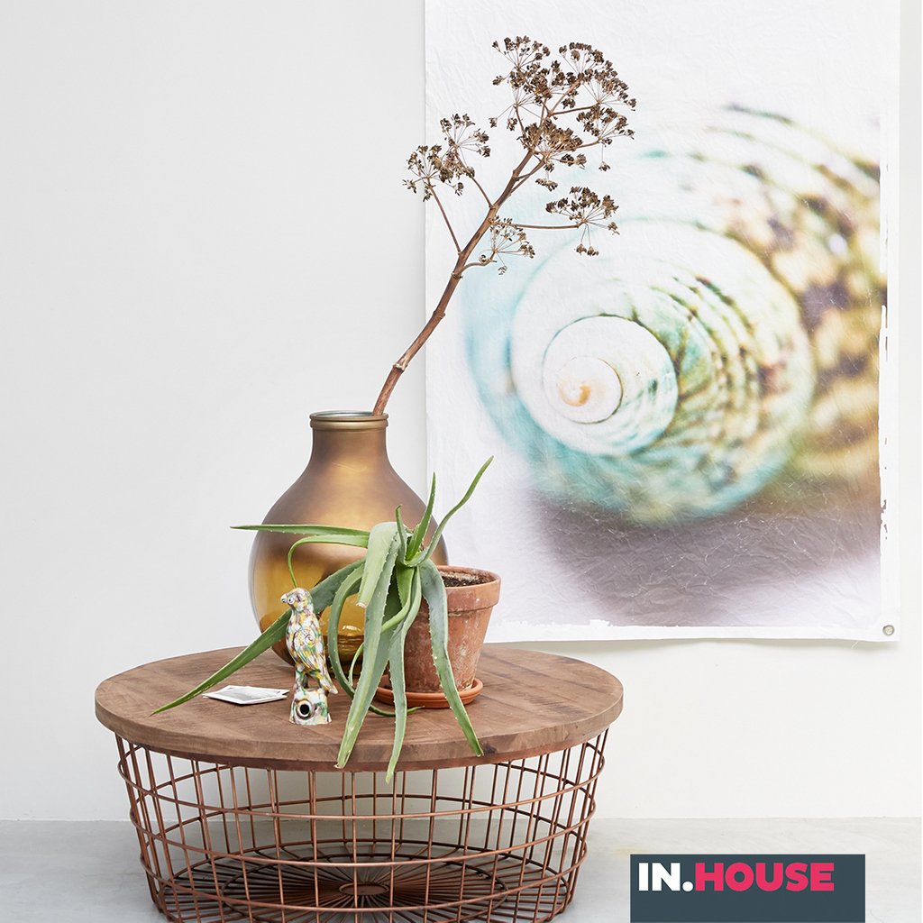 De trend Nature is perfect voor liefhebbers van meubelen zoals kasten en tafels van massief hout. Het moderne interieur heeft een centrale focus op natuurlijke materialen, gefascineerd door prachtige bossen, zachte tonen die duidelijk de aandacht leggen op de materialen.