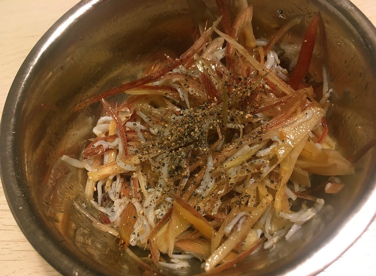 リュウジ 料理のおにいさんバズレシピ 今が旬のミョウガは無限ミョウガにすると旨い ミョウガ1パックを千切りにし しらす25g ゴマ油大さじ1 塩 胡椒 味の素少々と黒胡椒で味付けするだけ これだけでガンガン酒のめますが こいつをご飯に乗せると