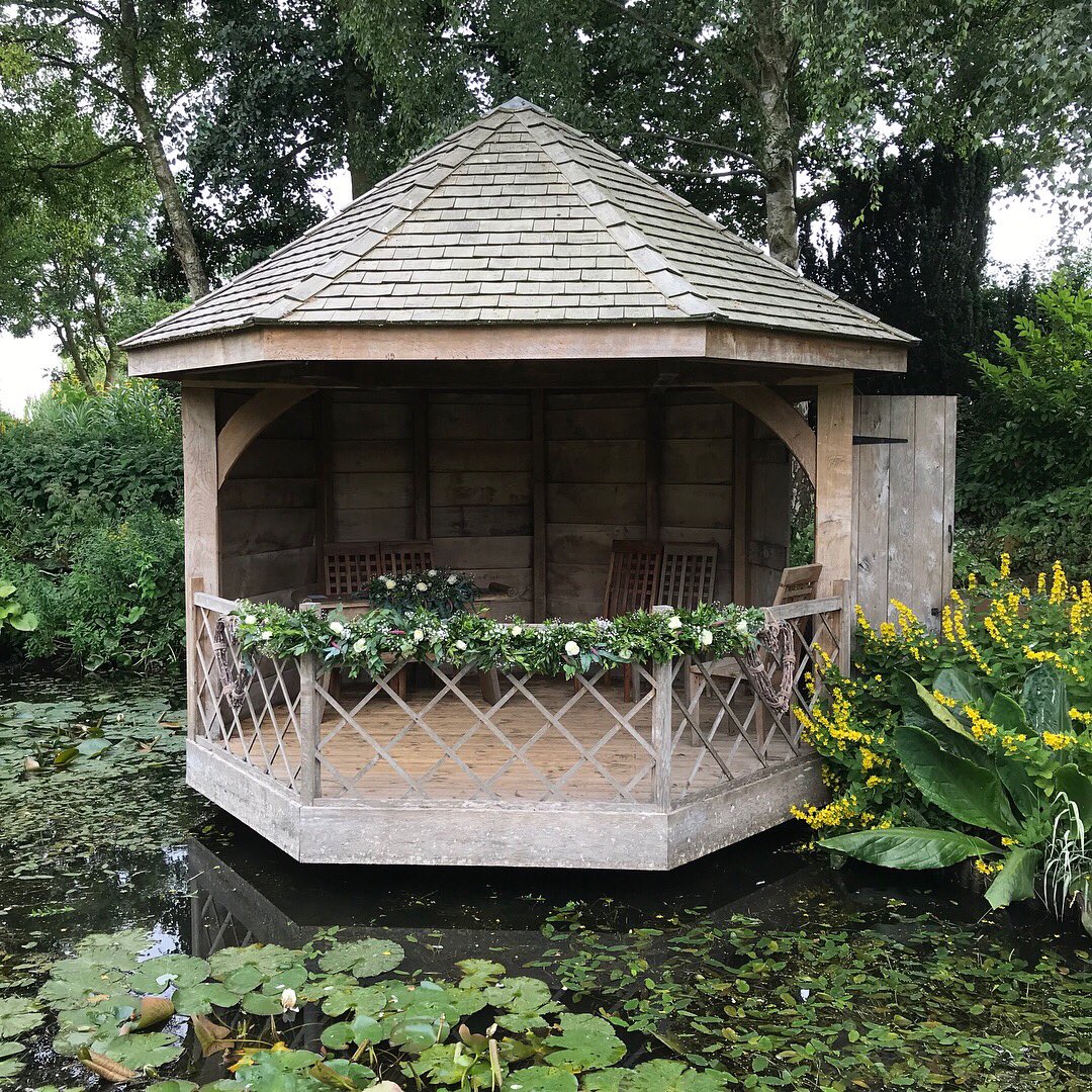 english_petal's tweet photo. Our flowers at the beautiful @southfarm1 for Amy and Nathan’s wedding #cambridgeshireflorist #southfarm #summerhouseflowers #summerhouse #outdoorwedding https://t.co/07ZHZVpU0H