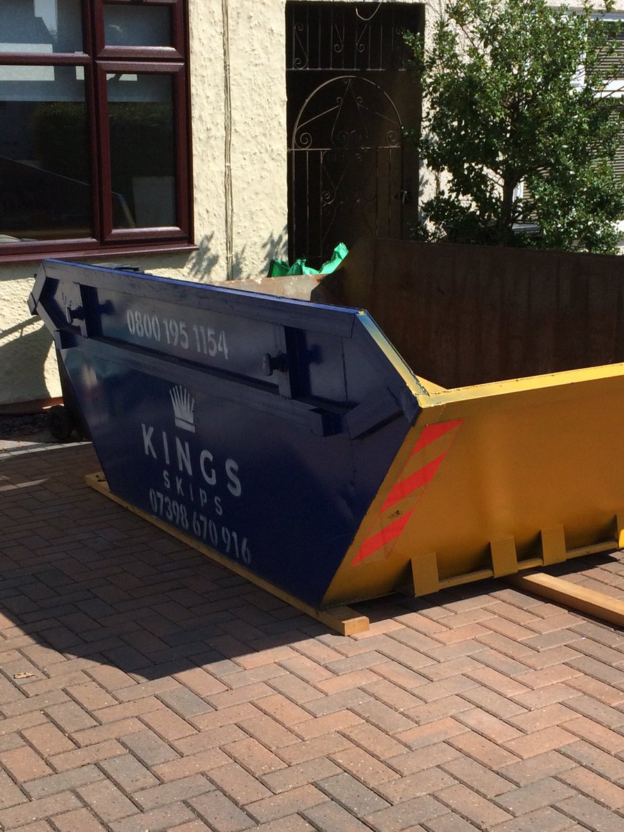 KingsSkip's tweet image. Call 0800 195 1154 or mobile 07398 670 916 for a free no obligations quote