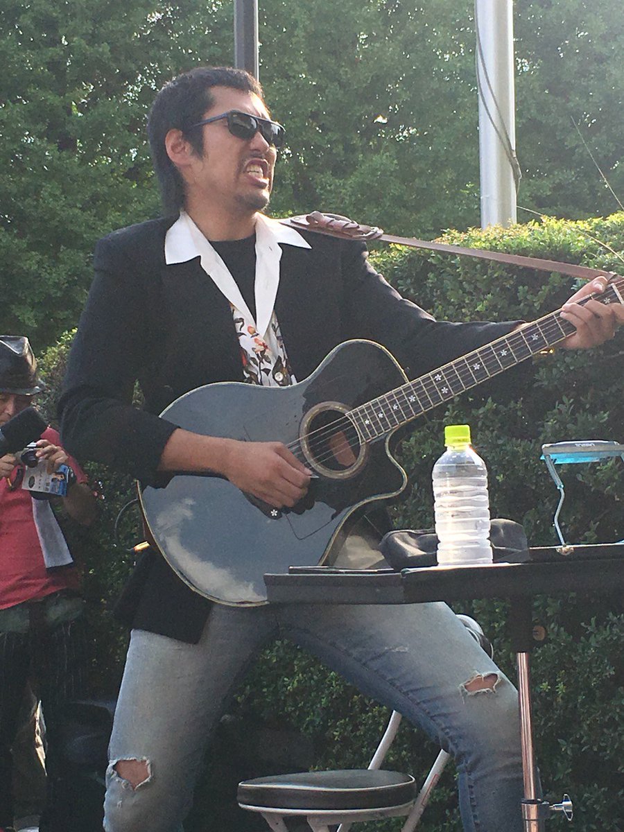 chanmaru0917's tweet photo. Takuya nagabuchi
日本武道館  二日目  路上ライヴ
開演 16:02
1.いつかの少年
2.He・La-He・La
3.明け方までにはケリがつく
4.裸足のまんま
5.Don't cry, my love
6.夏祭り
7.LONG LONG TIME AGO
8.俺らの家まで
https://t.co/h7oKkKZyAV TRAIN
10.勇次
11.昭和
終演17:43
#長渕剛
#Takuyanagabuchi https://t.co/IiBrvqiAy2