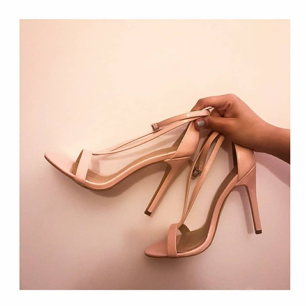 Honey, the right shoe can change your life! Ask Cinderella 👠

Head to our website and shop your heart out! Monsoon Sale is On! UP TO 60% off + 20% extra.

#weekendgoals #shopping #trufflecollectionindia #sale #discount #upto60percentoff #monsoonmadness #monsoonsale