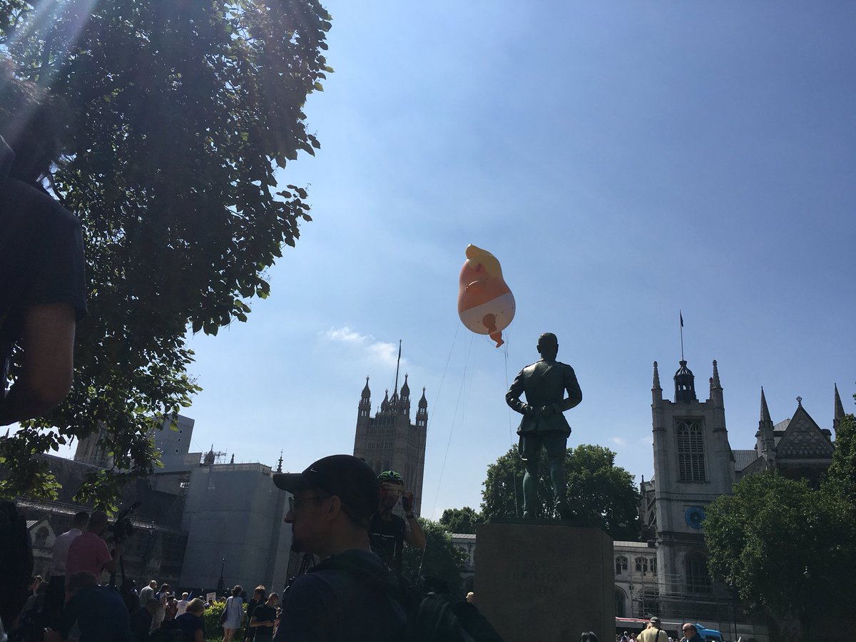 JonnytheRocket's tweet image. #TrumpBabyBlimp over parliament square #protesttrump #icouldshitabetterpresident