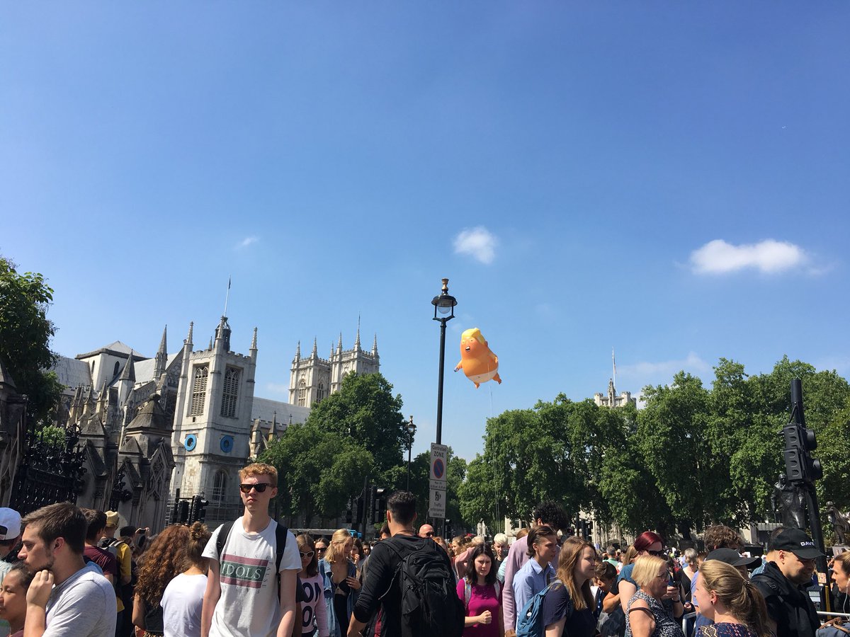 JonnytheRocket's tweet image. #TrumpBabyBlimp over parliament square #protesttrump #icouldshitabetterpresident