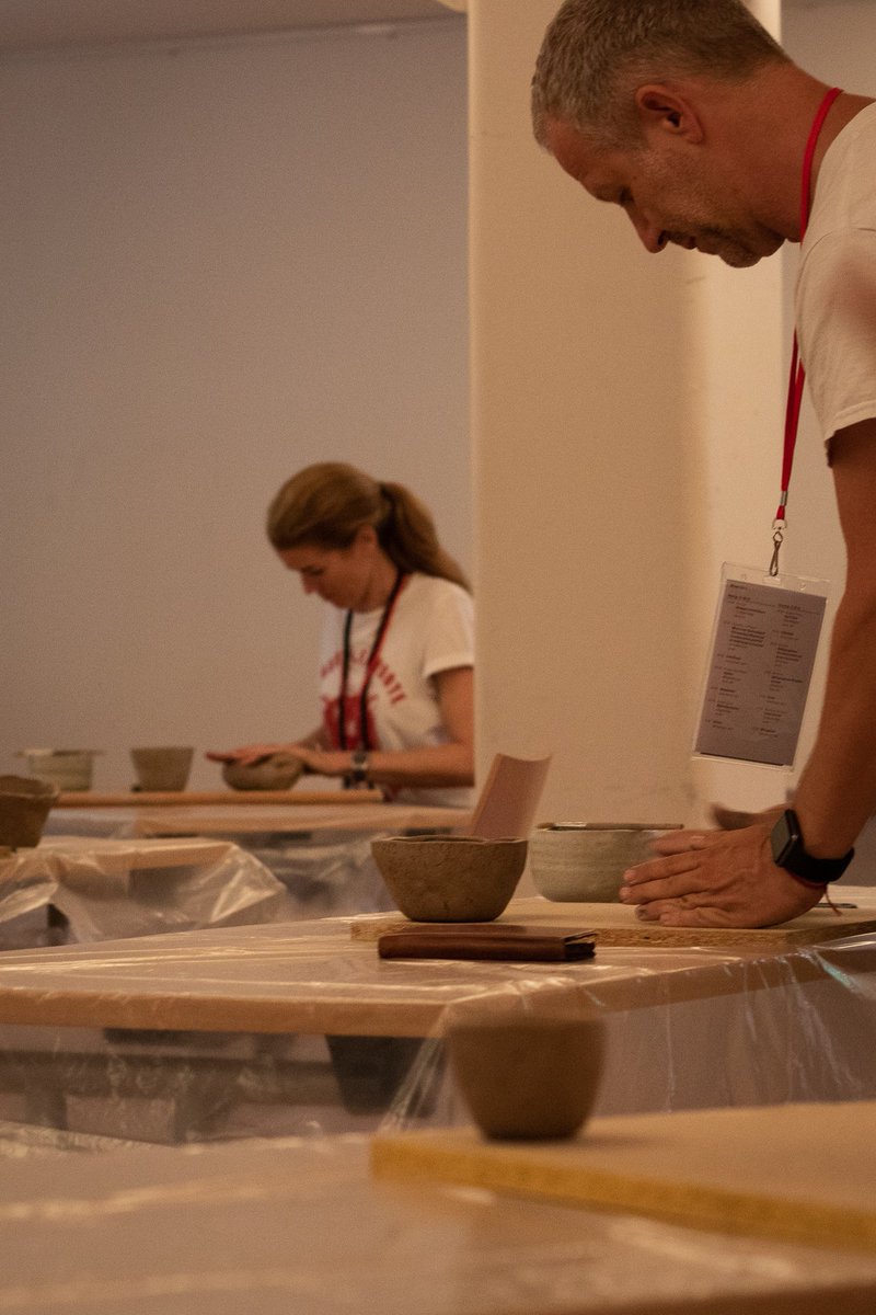 Mind_Events's tweet image. Töpfern, QiGong und Intuitives Malen – nur eine kleiner Ausschnitt der zahlreichen Workshops, die bei der #MIND2018 für eine gelungene Abwechslung sorgten. Danke an alle Leiter/innen für die grandiose Arbeit! #mindfulness