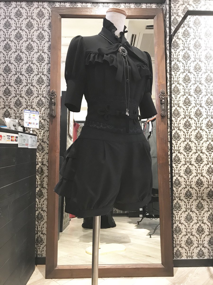 Miho Matsuda 原宿店 フォロー返し中 No Twitter 店頭ディスプレイ 本日はかっこいい戦闘服をイメージしたペアコーデです ʚ ɞ 全身ブラックで強そうな雰囲気に 着たいコーデイメージなどがあれば店頭スタッフにお気軽にご相談ください