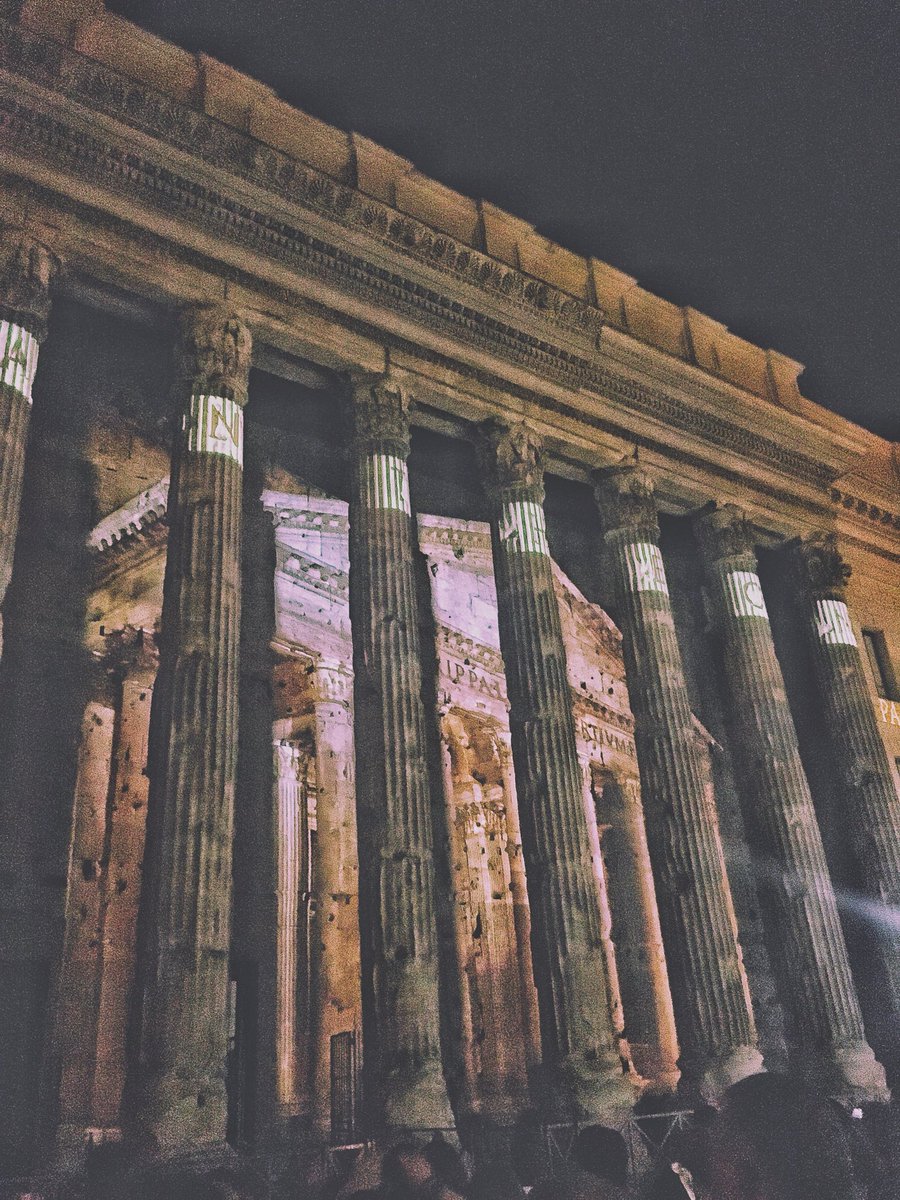 Bisognerebbe fermarsi un po’ di più e contemplare tutta la bellezza che ci circonda💫
Ieri lo abbiamo fatto con il racconto innovativo del #TempiodiAdriano ad opera di #PacoLanciano.
Grazie a <a href="/camcomroma/">Camera di Commercio Roma</a> di #Roma per questo dono speciale ❤️#LuciSuAdriano✨
