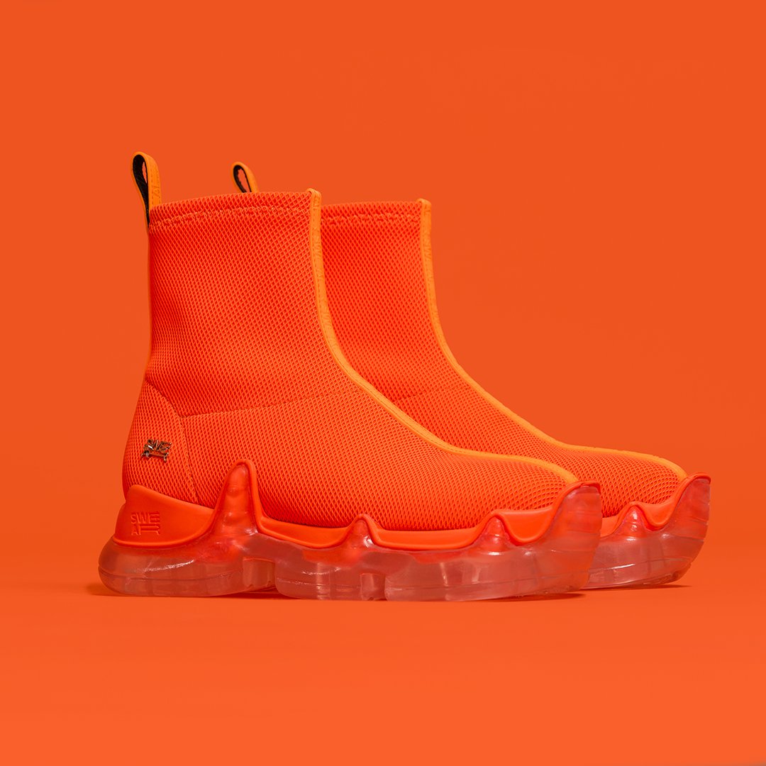 At Chalk Global we love bold campaigns. If you enjoy the bold, you're sure to find the new drop from our client <a href="/SWEAR_LONDON/">SWEAR LONDON</a> intriguing. Be sure to check out their Instagram for more amazing designs! - bit.ly/2JinpY2 #DigitalMarketing #SwearLondon