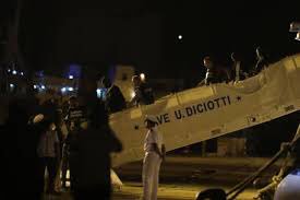 Il Presidente #Mattarella ancora una volta toglie le castagne dal fuoco a un governo incapace e irresponsabile. #migranti #Diciotti