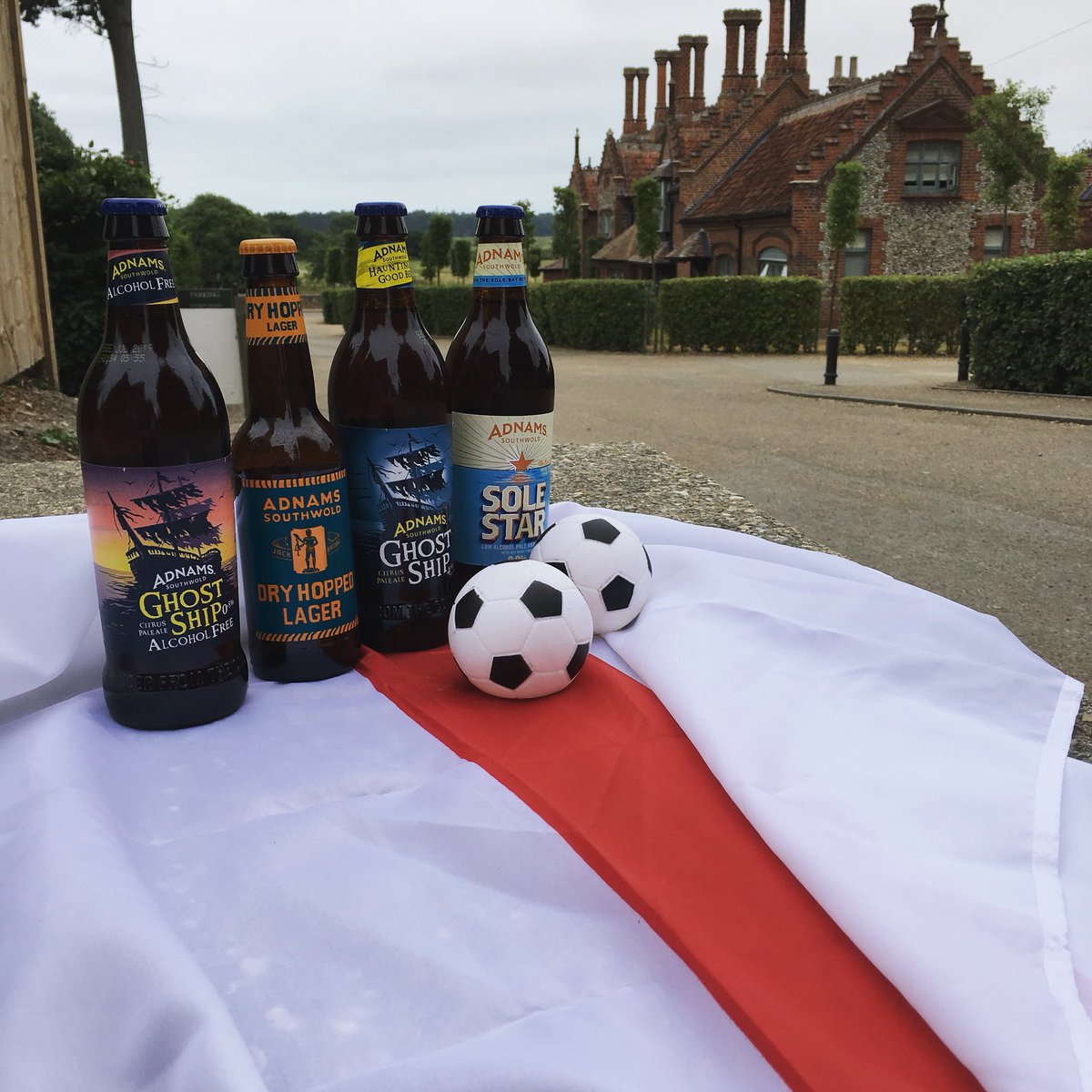 Join us between 4 &amp; 5pm today for Beer o’clock!! To sample our delicious range of beers and perhaps stock up for the footie 😏🏴󠁧󠁢󠁥󠁮󠁧󠁿🍺 #itscominghome  #adnams #northnorfolk #beer #comeonengland #footie #southwold #holkham