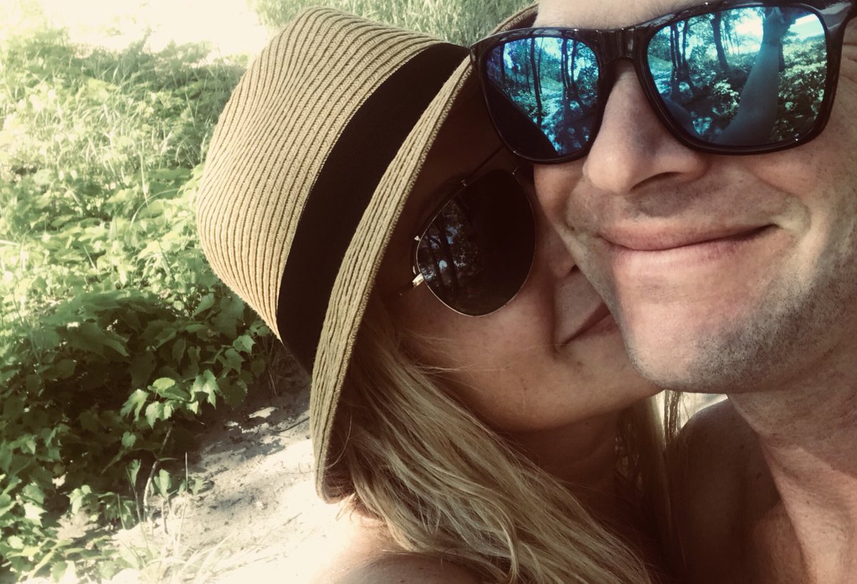 actornicolew's tweet photo. Beach day with the Hubs!! https://t.co/lt8Mxojspm