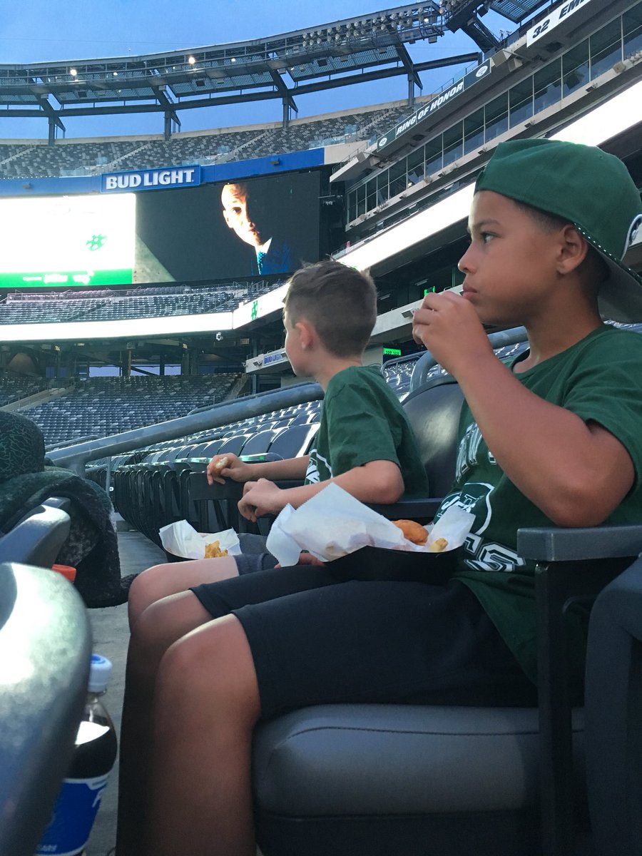 rkgroverjr's tweet photo. Ant-Man it is for @nyjets #2018MovieNight #rkg3 #stogg https://t.co/41mol1yqdK