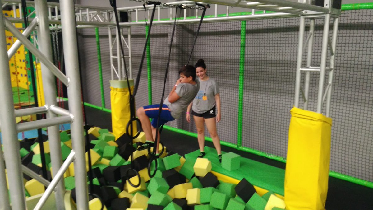 ItakaBetania's tweet image. Y hoy en el #CampaUrbano18 del #ProyectoLlum hemos ido a #FunJump a pegar saltos como auténticos acróbatas del circo!!  #CT18 #Valencia