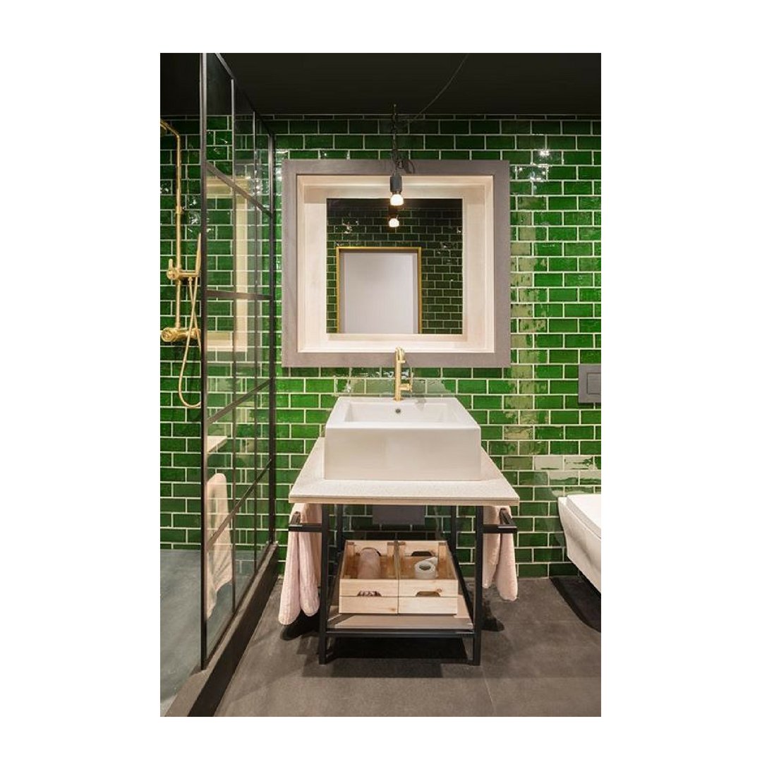 Always a fan of @GuerillaCast and the work they do with #Durat. How fabulous is this bathroom? Bringing a whole new meaning to GREEN DESIGN (get it? Durat is 100% recyclable.). Image by @ZACandZAC #createbetter @DuratDesign