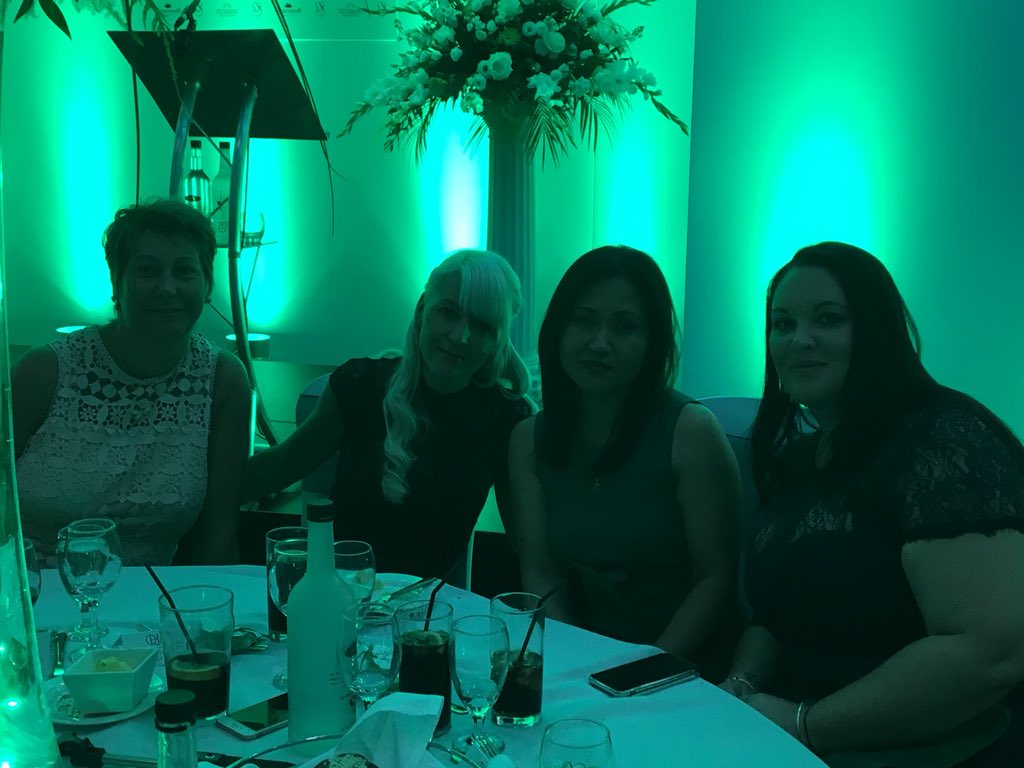 EmDean1's tweet photo. Region 2 Heart and Soul winners 2018.....proud beyond words @GracewellHealth @SunriseSrUK @KaraHooper9 @CarolBritton18 @DGoodsell99 @MichelleGoreham @SianHammer @chris_dean https://t.co/tOV6Dvdadv