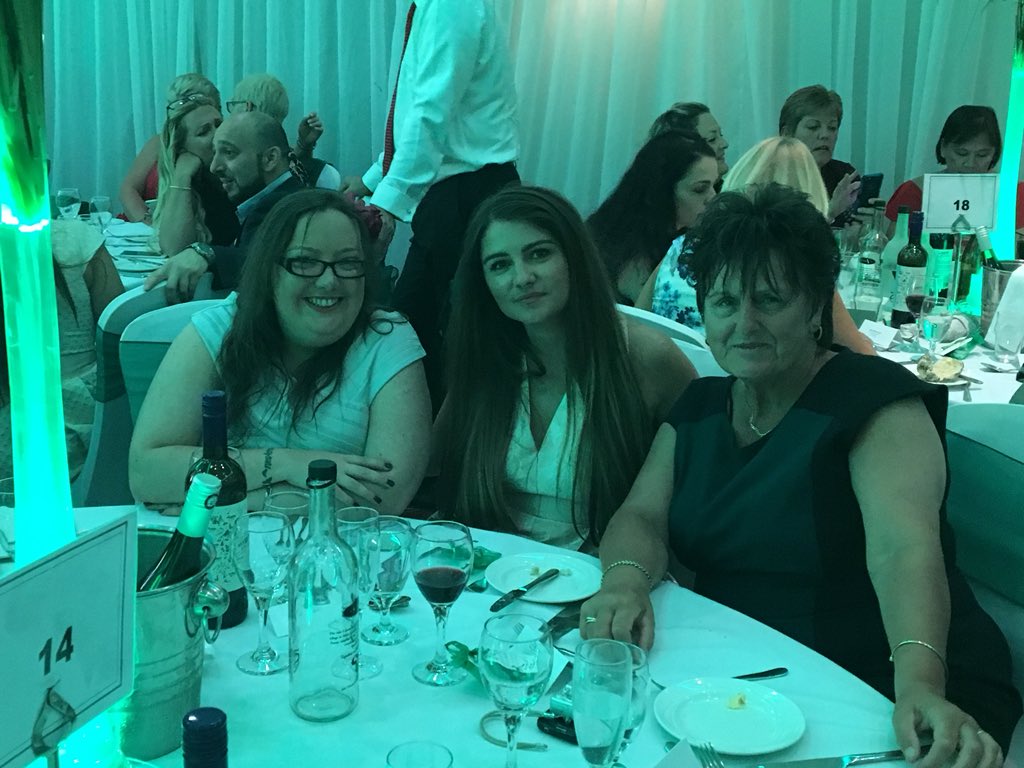 EmDean1's tweet photo. Region 2 Heart and Soul winners 2018.....proud beyond words @GracewellHealth @SunriseSrUK @KaraHooper9 @CarolBritton18 @DGoodsell99 @MichelleGoreham @SianHammer @chris_dean https://t.co/tOV6Dvdadv