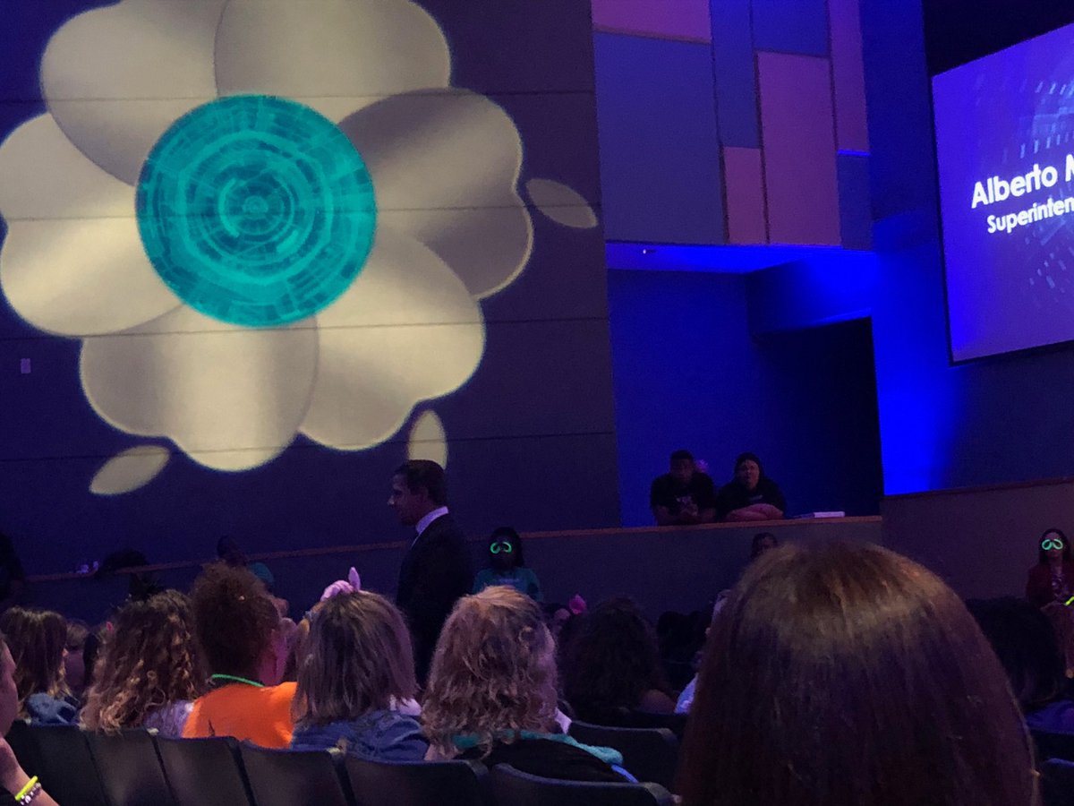 Bfernandezrossi's tweet image. #miamisup #synergy2018 #southregion #HOWARDDRIVEELEMEMTARY