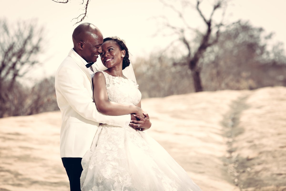 one2onegroupSA's tweet photo. She's definitely his #wcw 😍
#one2oneweddings #one2onegroup #o2o #weddingphotography #wedding #photography #photographer #potd #liveforthestory #weddingmoments #weddinginspiration #CoupleGoals @CanonRSA https://t.co/ajBIQn0gRM