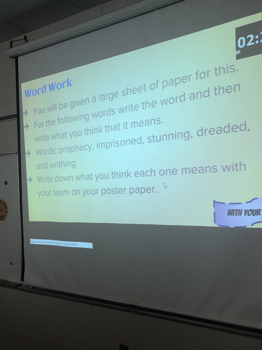 shandua_ellis's tweet photo. Word Work in Mr. Miller’s ELA classes today @eastcarymiddle —6-2 — students use their visualization skills to demonstrate their understanding of different terms #ELA #usingcontextclues #buildingunderstanding https://t.co/r6Cve4kfkB