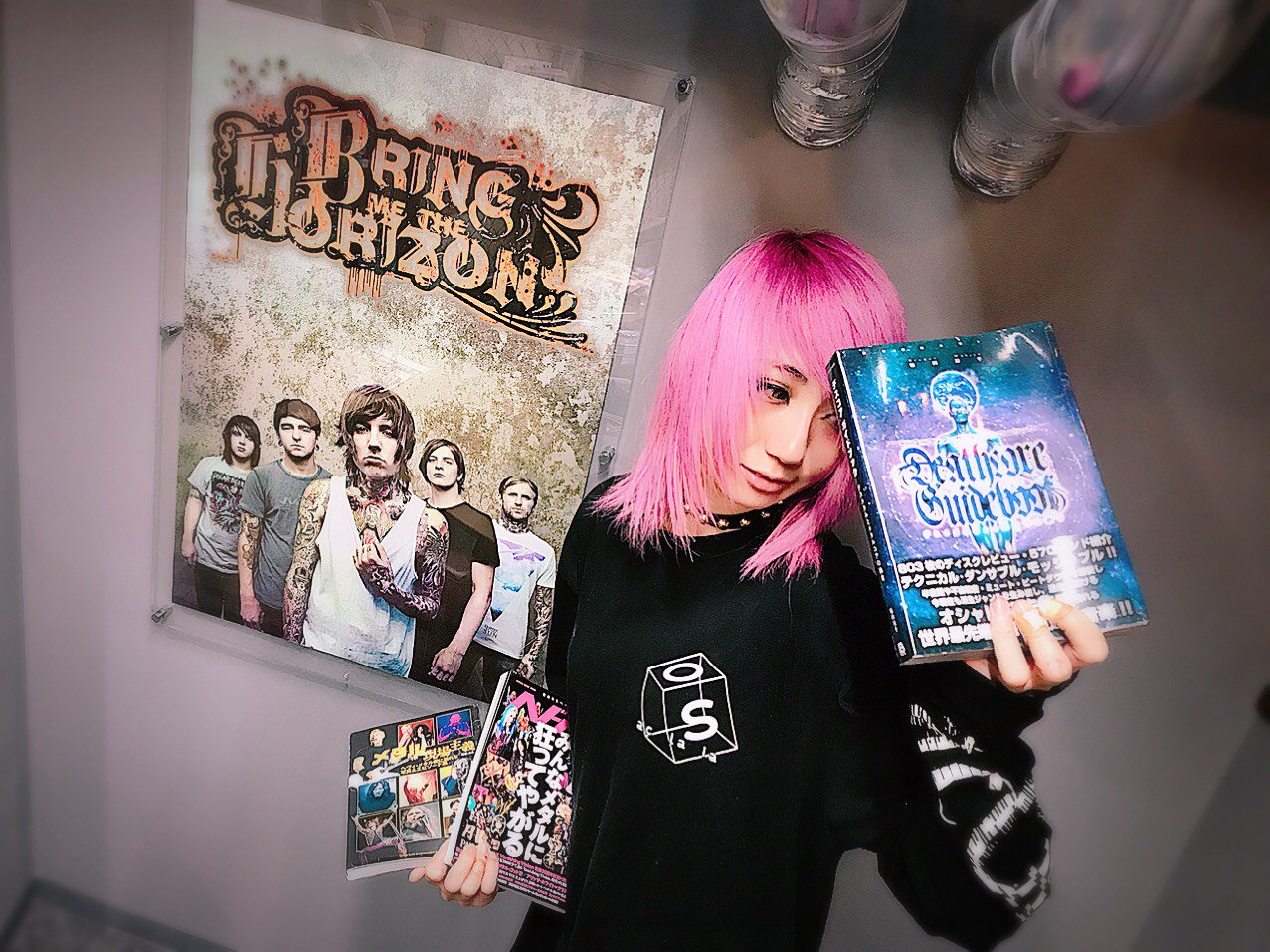 تويتر Rock Hair Factory ロクヘア 渋谷 美容室 スタイリスト アシスタント募集中 على تويتر 待ち時間にメタル本お読みになりますか ロクヘア ではカラーの放置時間に激アツな本も熟読出来ます 世界最先端の 超激重過激音楽 を紹介 デスコア