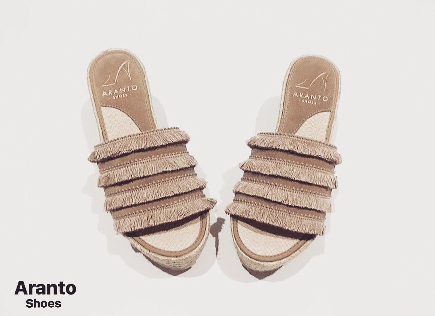 ArantoShoes's tweet photo. Los #flecos si o sí formarán parte de tus gustos y #estilos esta temporada. .
- https://t.co/Xem23MX5zw
#moda #shoes #fashion #fashionshoes #fashionistas #style #trend #cuñas #cuñasideales #zuecosconestilo #zuecoscomodos #exclusive #madeinspain #italy #murcia #london #espadrilles https://t.co/wDKTvFKzuR