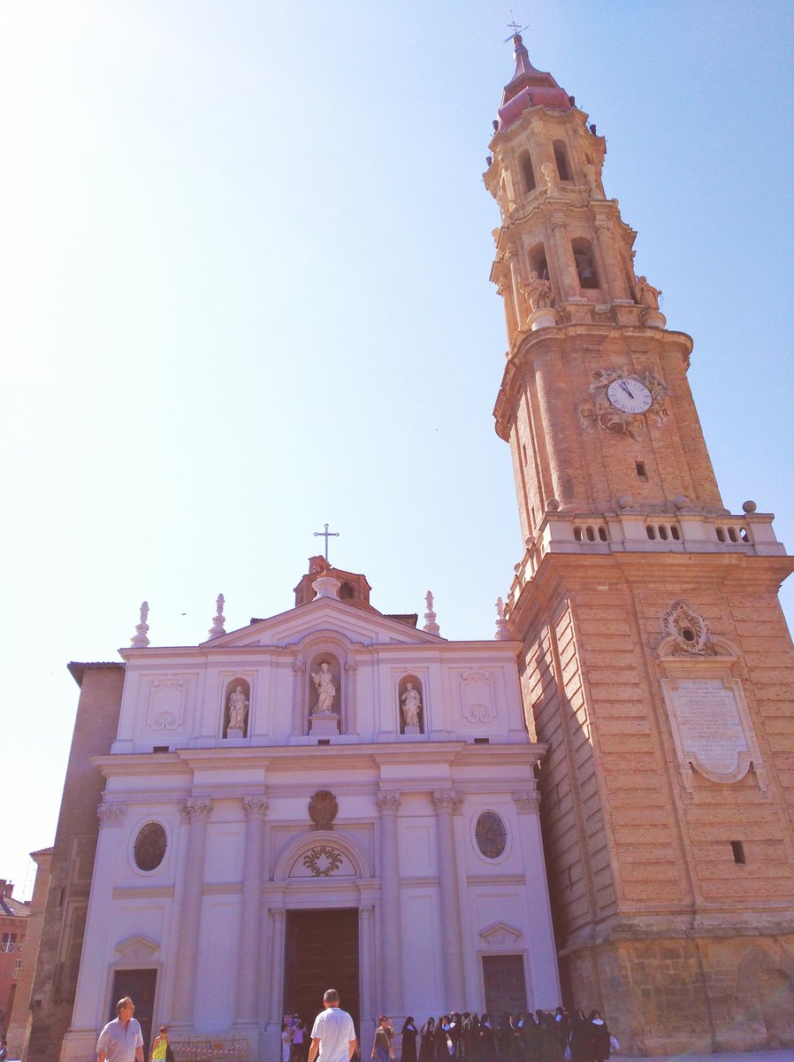 RamiroRivero_'s tweet photo. Vuelve a brillar!!! La Catedral de #LaSeo en #Zaragoza luce su portada recién restaurada. No te lo pierdas estas #vacaciones , en el interior se esconde lo mejor 😉👍🏻 @ArchiZaragoza @ZaragozaTurismo https://t.co/fbKdsRzwTI