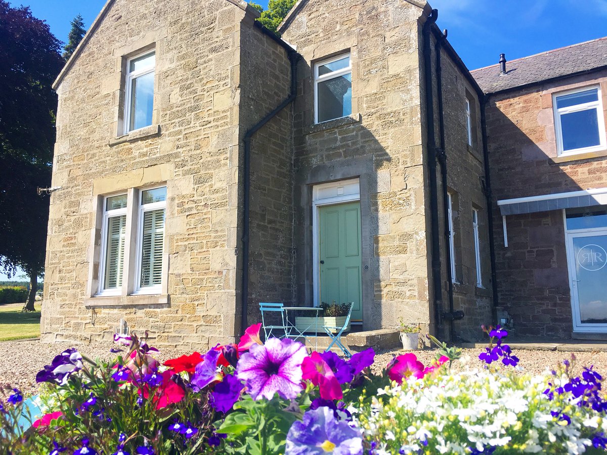 randrbnb's tweet photo. Need accommodation for #theopen2018 ? We are situated 7 minutes from the course and have just had a cancellation! #carnoustie #golf #luxury #ruralretreat #hottubs #seaview #scotland #golf https://t.co/CCpLz1f84W