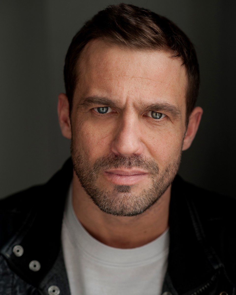 Don't miss our #SundEmpirePanto <a href="/UKP_Ltd/">UK Productions Ltd</a> #PeterPan launch tomorrow <a href="/TallShipsSund/">TallShips Sunderland</a> (5.20-5.45) - St Peter's Riverside stage (Event Zone C) with our swashbuckling cast incl <a href="/jamielomas1/">Jamie Lomas</a> -who's joining us? ⚓@SeeitDoitSund <a href="/1034SunFM/">Sun FM</a> <a href="/SunderlandEcho/">Sunderland Echo</a>