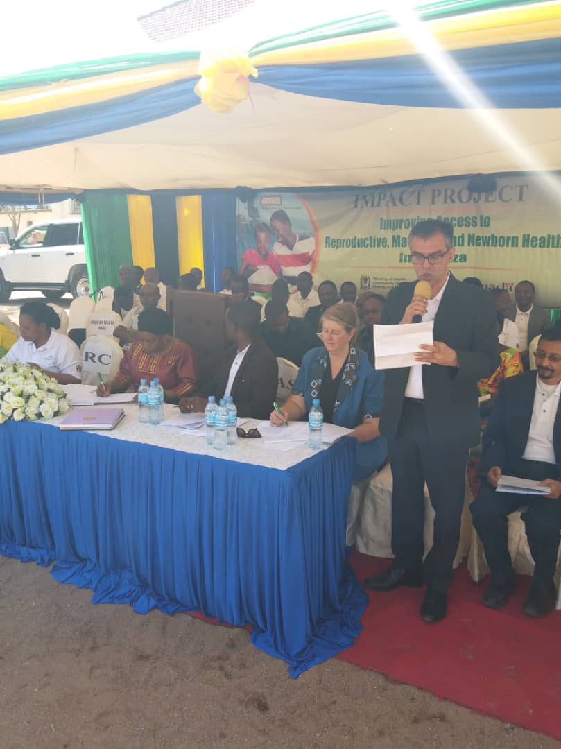 jh5hq7eAaUtKMV8's tweet photo. #IMPACTLaunch Sulaiman Shahabuddin giving welcoming remarks on behalf of @akdn Aga Khan Hospital Tanzania to establish District Hospital in Mwanza @akhmombasa @AKF_EA https://t.co/NxnrWdLHaJ