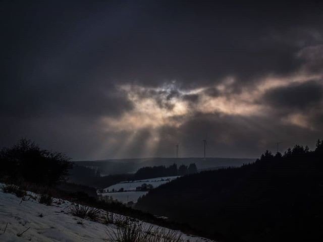 Reposting @eyeforireland:
I put up more photos from this sunset on my website

#sky #sunset #mountainlove #mountainsunset #mountainscapes #mountainview #mountainscenery #mountainside #mountainscape #naturewalk #landscapecaptures #landscapehunter #landscapelover #sunsetlovers