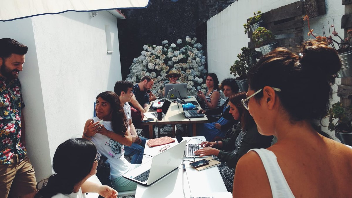 Comeza a #WorkPartyClub en <a href="/redeargonavis/">Argo Navis</a>! Con xente de <a href="/EspacioArroelo/">Espacio Arroelo</a>, <a href="/MagmaEspacio/">Magma Espacio</a>, <a href="/DoutroxeitoCwk/">DoutroxeitoCoworking</a>, #ARedeira e de lugares como #Irlanda, #Marrocos, #Armenia, #Pontevedra, #Santiago, #Ourense, #Mourente e... #Bueu! Coñece o #argosummer! #dendePescadoiraParaOMundo ☀️☀️